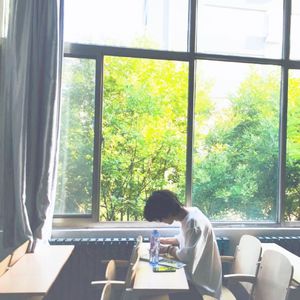 老师张腿让我❌一晚视频
